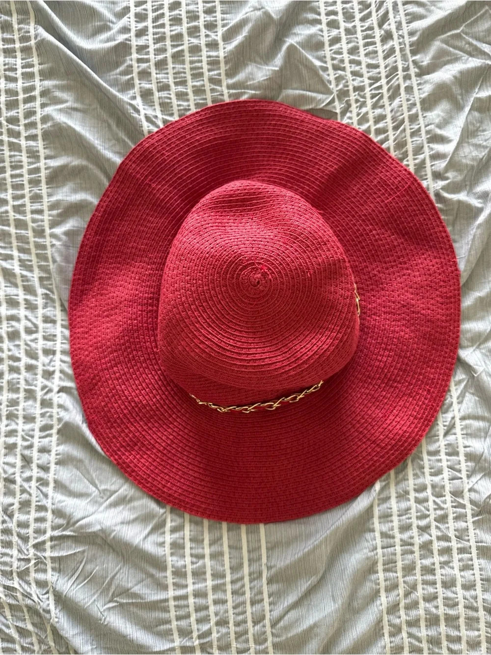 Stylish Red Wide-Brim Sun Hat with Gold Chain Accent